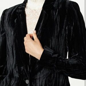 Elegant Black Velvet Women's Blazer